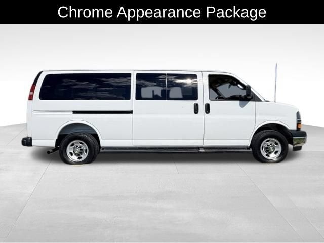 2025 Chevrolet Express Passenger 1LT