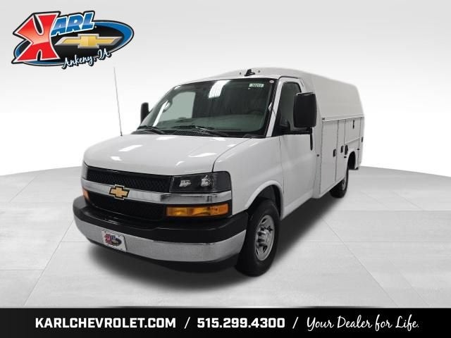 2026 Chevrolet Express Cutaway 3500 1WT
