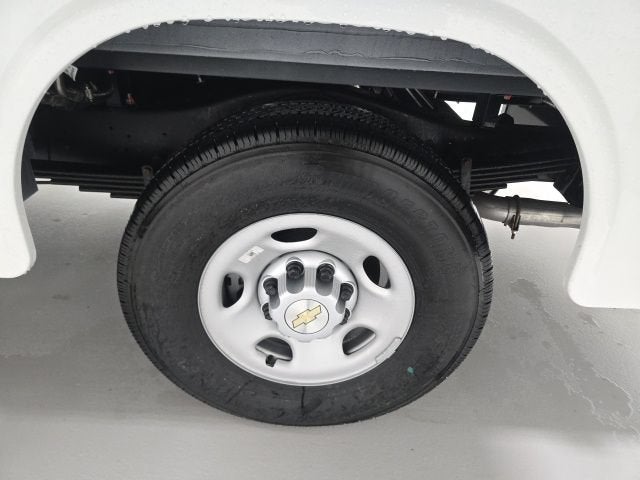 2026 Chevrolet Express Cutaway 3500 1WT