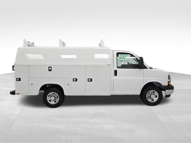 2026 Chevrolet Express Cutaway 3500 1WT