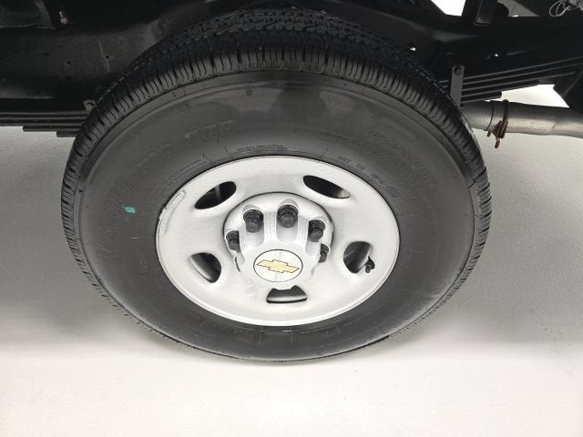 2026 Chevrolet Express Cutaway 3500 1WT
