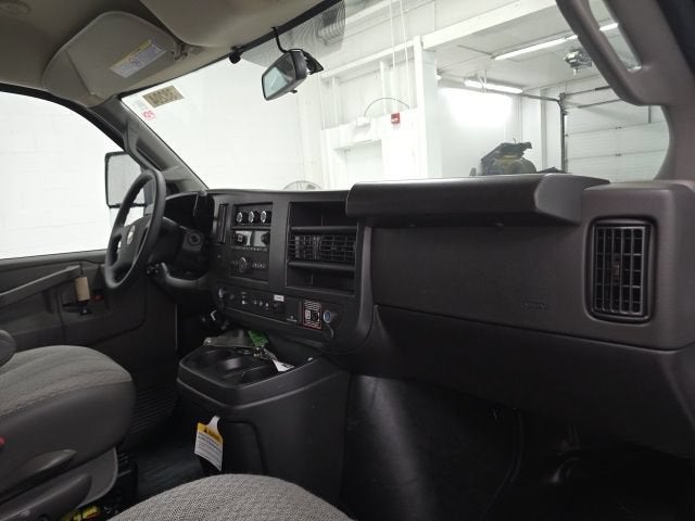 2026 Chevrolet Express Cutaway 3500 1WT