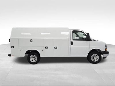 2026 Chevrolet Express Cutaway 3500 1WT