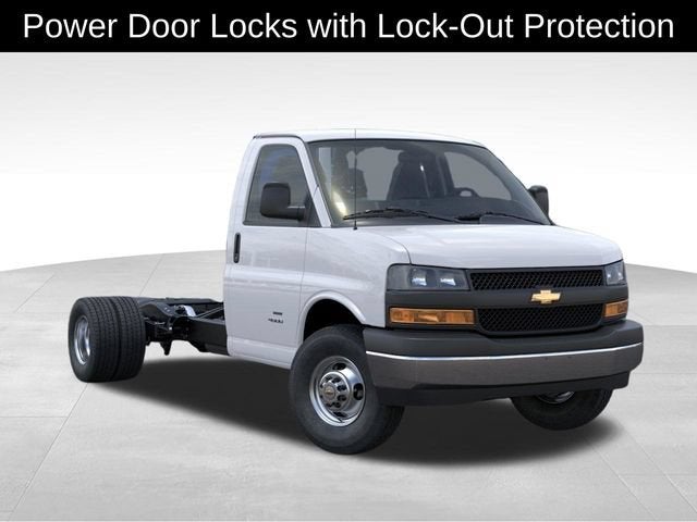 2026 Chevrolet Express Cutaway 3500 1WT