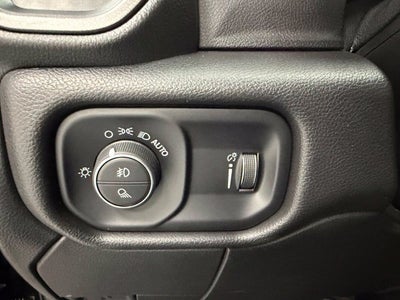2022 RAM 2500 Tradesman Crew Cab 4x4 8' Box