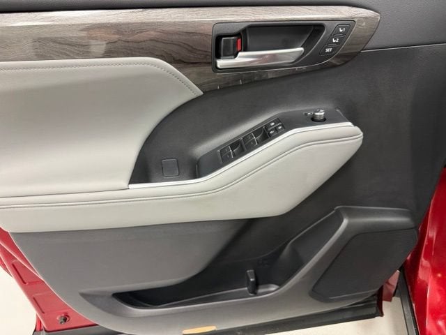 2024 Toyota Highlander Platinum