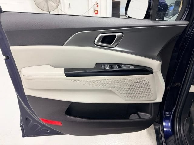 2022 Kia Carnival LX