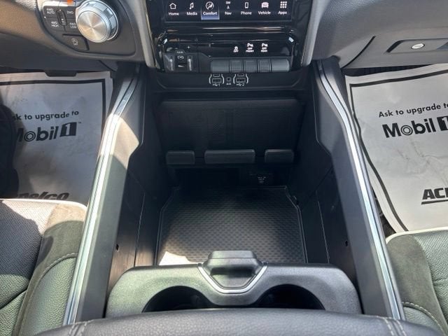 2025 RAM 1500 Laramie Crew Cab 4x4 5'7" Box
