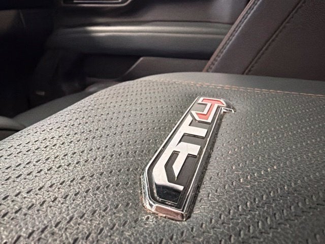 2025 GMC Yukon XL AT4