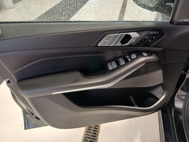 2022 BMW X7 M50i
