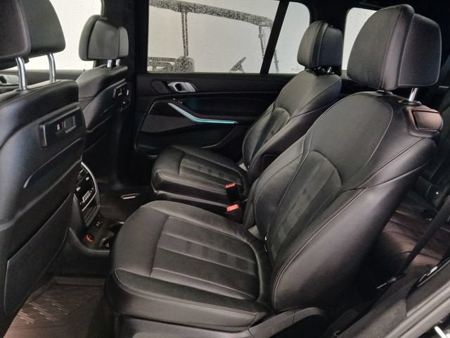 2022 BMW X7 M50i
