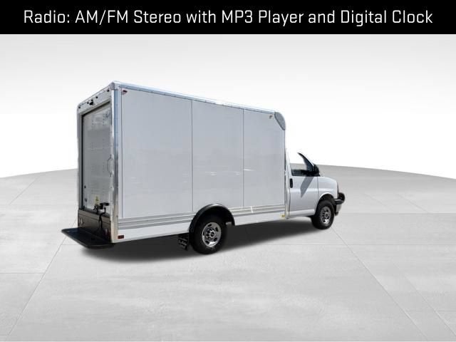 2026 GMC Savana Cutaway 3500 1WT