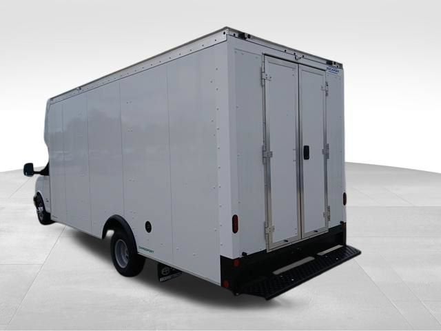 2026 GMC Savana Cutaway 4500 2WT