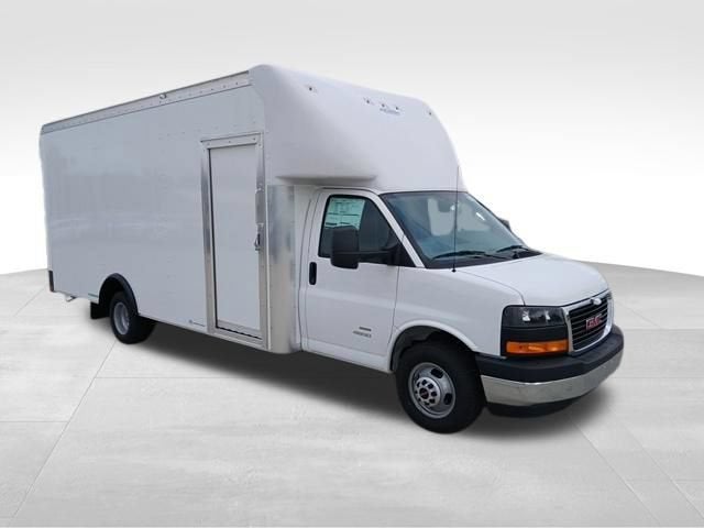 2026 GMC Savana Cutaway 4500 2WT