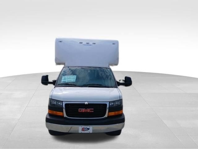2026 GMC Savana Cutaway 4500 2WT