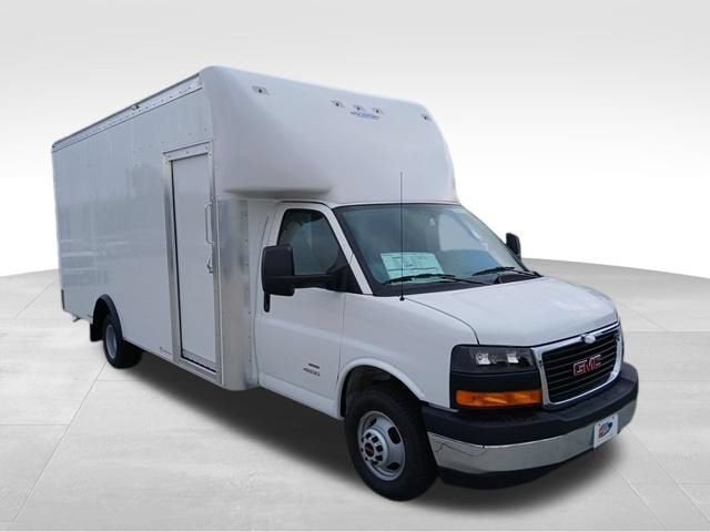 2026 GMC Savana Cutaway 4500 2WT