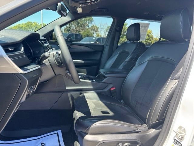 2024 Jeep Grand Cherokee L Altitude 4x4