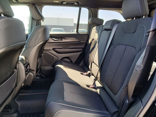 2026 Jeep Grand Cherokee GRAND CHEROKEE LAREDO X 4X4