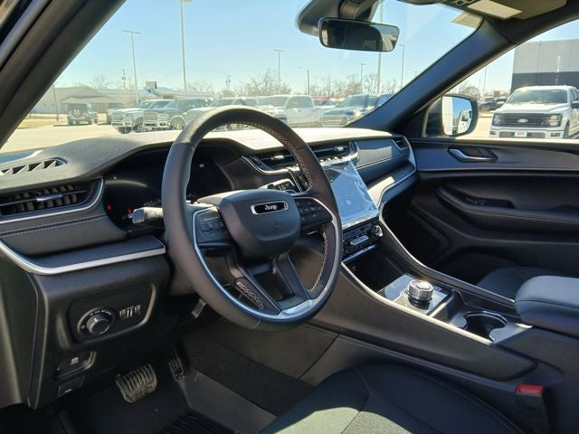 2026 Jeep Grand Cherokee GRAND CHEROKEE LAREDO X 4X4