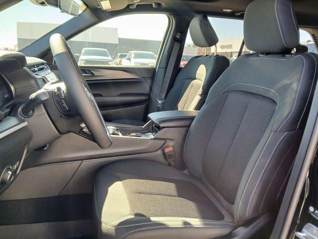 2026 Jeep Grand Cherokee GRAND CHEROKEE LAREDO X 4X4