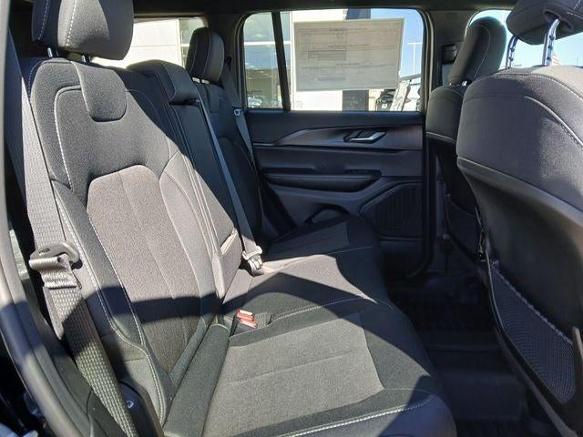 2026 Jeep Grand Cherokee GRAND CHEROKEE LAREDO X 4X4