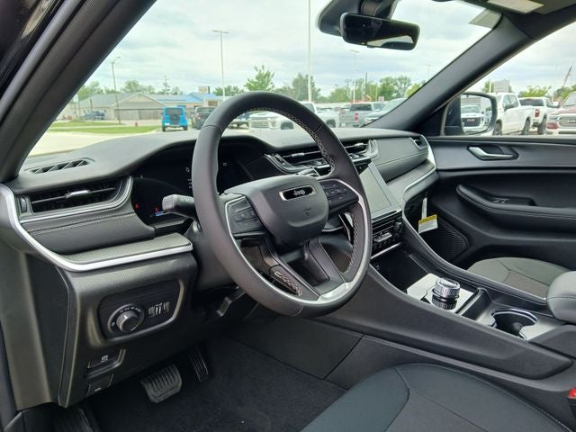 2026 Jeep Grand Cherokee GRAND CHEROKEE LAREDO 4X4