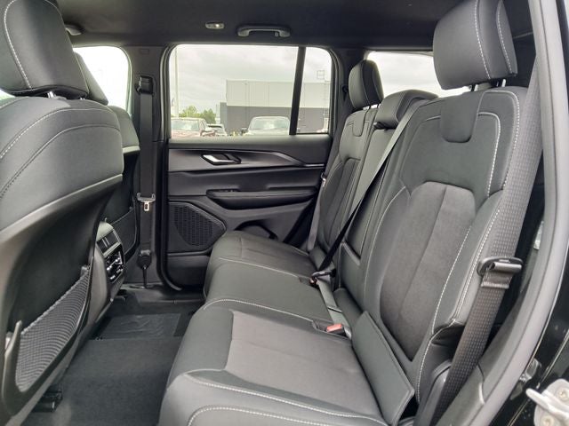 2026 Jeep Grand Cherokee GRAND CHEROKEE LAREDO 4X4