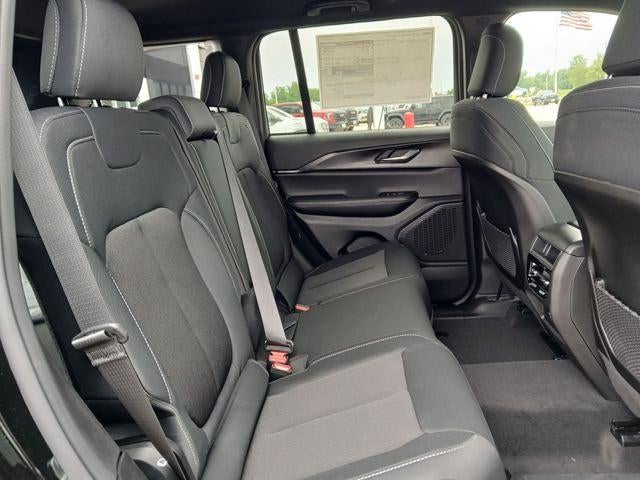2026 Jeep Grand Cherokee GRAND CHEROKEE LAREDO 4X4