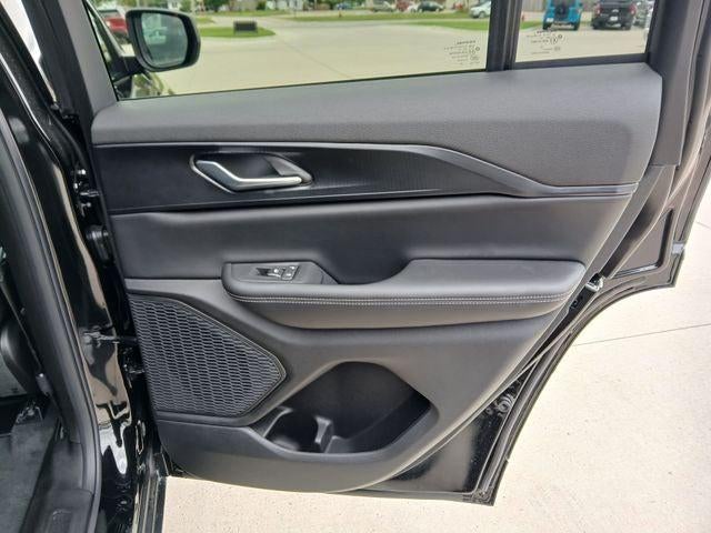 2026 Jeep Grand Cherokee GRAND CHEROKEE LAREDO 4X4