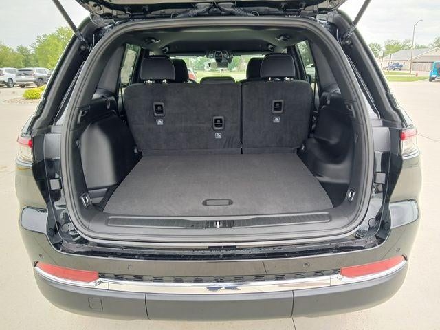 2026 Jeep Grand Cherokee GRAND CHEROKEE LAREDO 4X4