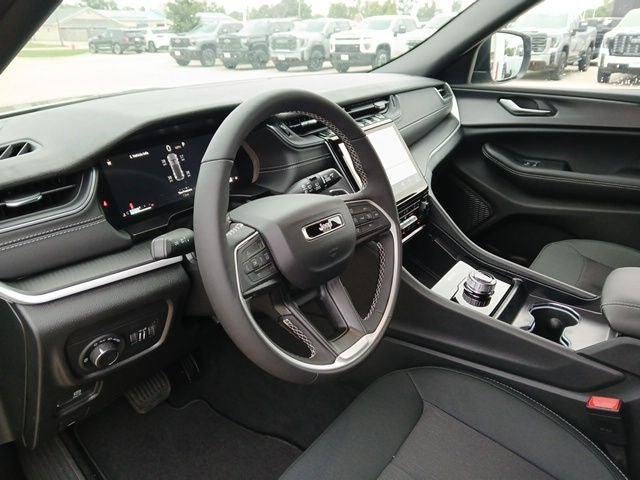 2027 Jeep Grand Cherokee Laredo X