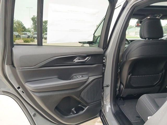 2027 Jeep Grand Cherokee GRAND CHEROKEE LAREDO X 4X4