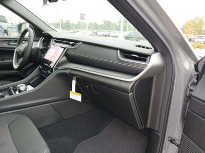 2027 Jeep Grand Cherokee GRAND CHEROKEE LAREDO X 4X4