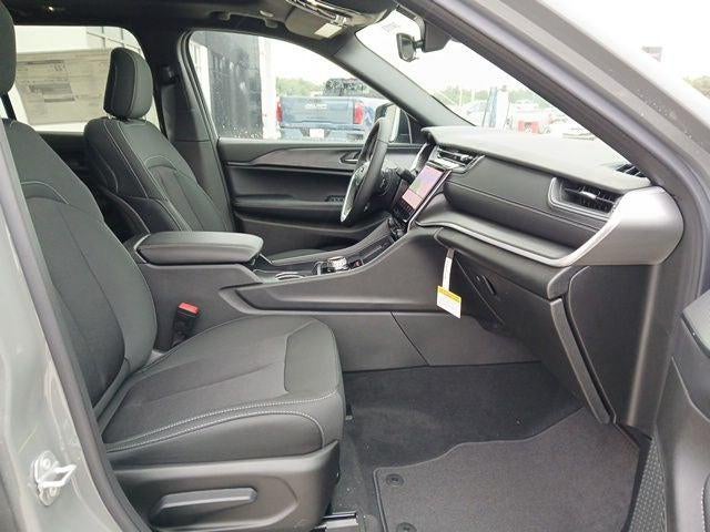 2027 Jeep Grand Cherokee GRAND CHEROKEE LAREDO X 4X4