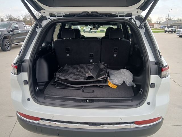 2026 Jeep Grand Cherokee GRAND CHEROKEE LAREDO X 4X4