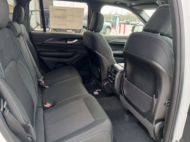 2026 Jeep Grand Cherokee GRAND CHEROKEE LAREDO X 4X4