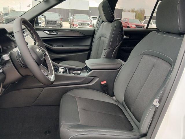 2026 Jeep Grand Cherokee GRAND CHEROKEE LAREDO X 4X4