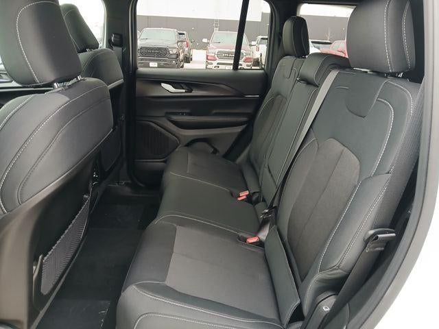 2026 Jeep Grand Cherokee GRAND CHEROKEE LAREDO X 4X4