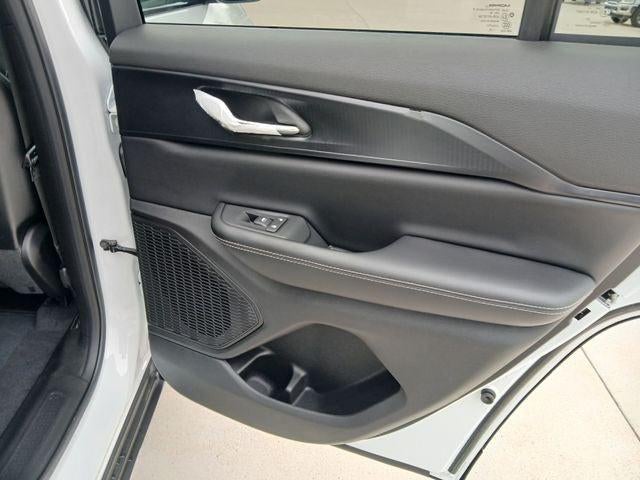 2026 Jeep Grand Cherokee GRAND CHEROKEE LAREDO X 4X4