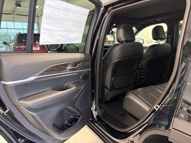 2027 Jeep Grand Cherokee GRAND CHEROKEE LIMITED 4X4