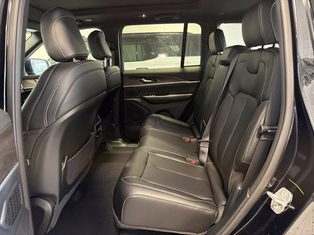 2027 Jeep Grand Cherokee GRAND CHEROKEE LIMITED 4X4