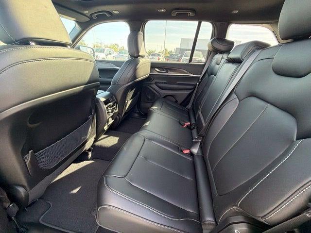 2027 Jeep Grand Cherokee GRAND CHEROKEE LIMITED 4X4