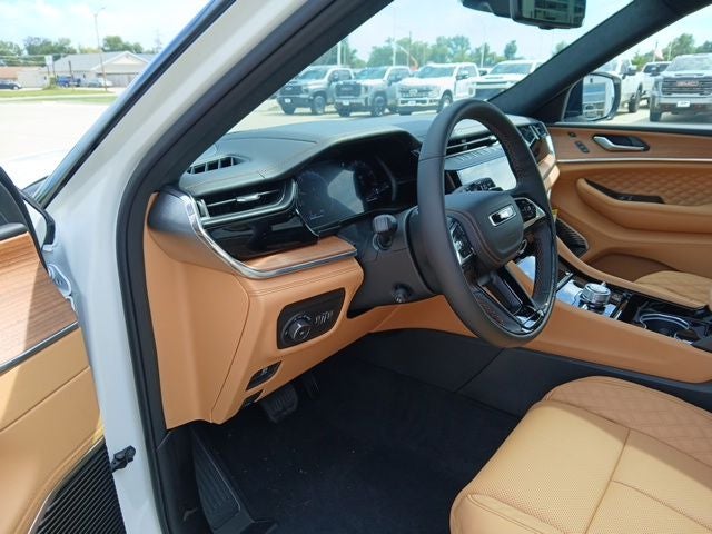 2027 Jeep Grand Cherokee Summit