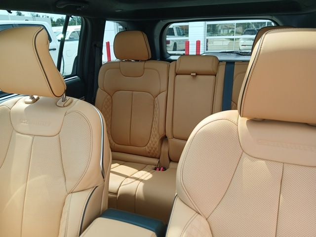 2027 Jeep Grand Cherokee Summit