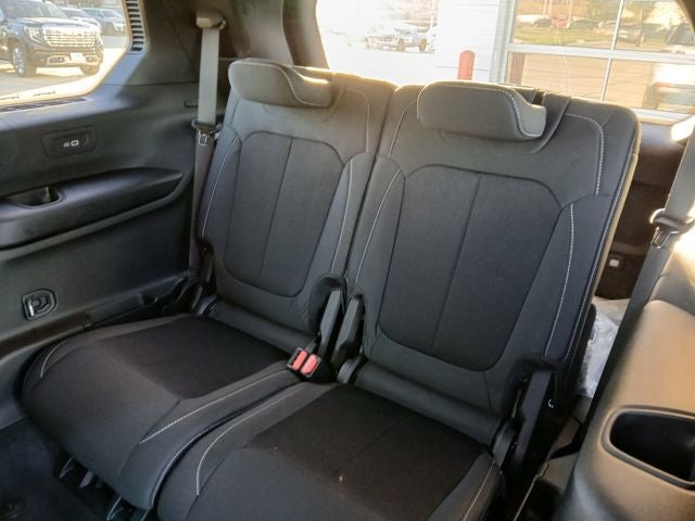 2025 Jeep Grand Cherokee GRAND CHEROKEE L LAREDO 4X4