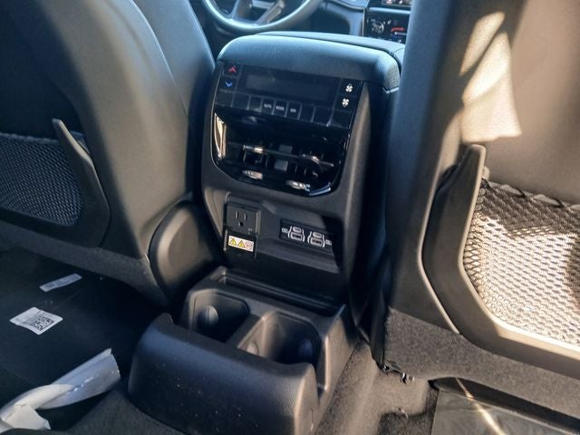 2025 Jeep Grand Cherokee GRAND CHEROKEE L LAREDO 4X4