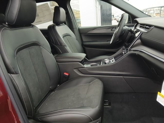 2025 Jeep Grand Cherokee GRAND CHEROKEE L ALTITUDE 4X4