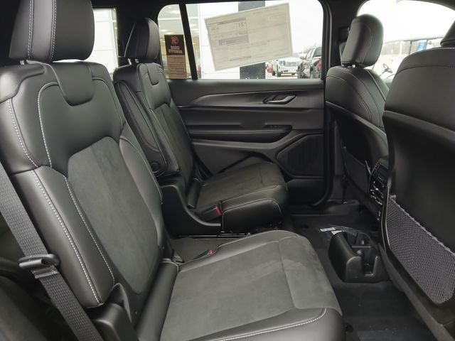 2025 Jeep Grand Cherokee GRAND CHEROKEE L ALTITUDE 4X4