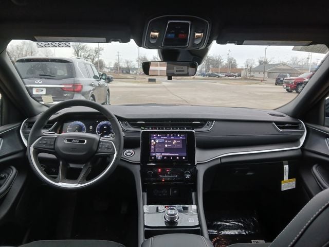 2025 Jeep Grand Cherokee GRAND CHEROKEE L ALTITUDE 4X4