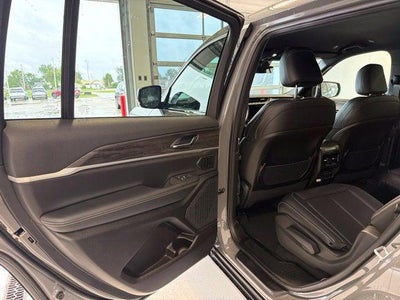 2027 Jeep Grand Cherokee Limited